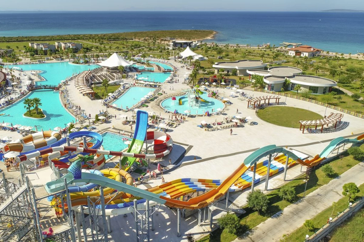 Aquasis Deluxe Resort &amp; Spa Imagine 1